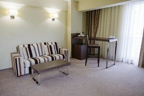 Living area - Pietroasa Hotel, Buzau (Buzau)