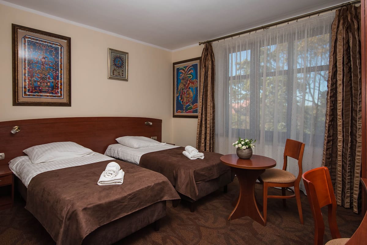 1 Schlafzimmer, hochwertige Bettwaren, individuell dekoriert