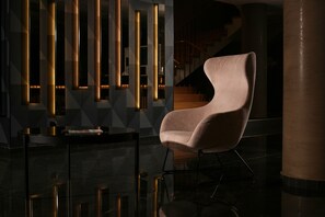 Lobby sitting area - Hotel Reghina Blue (Timisoara)