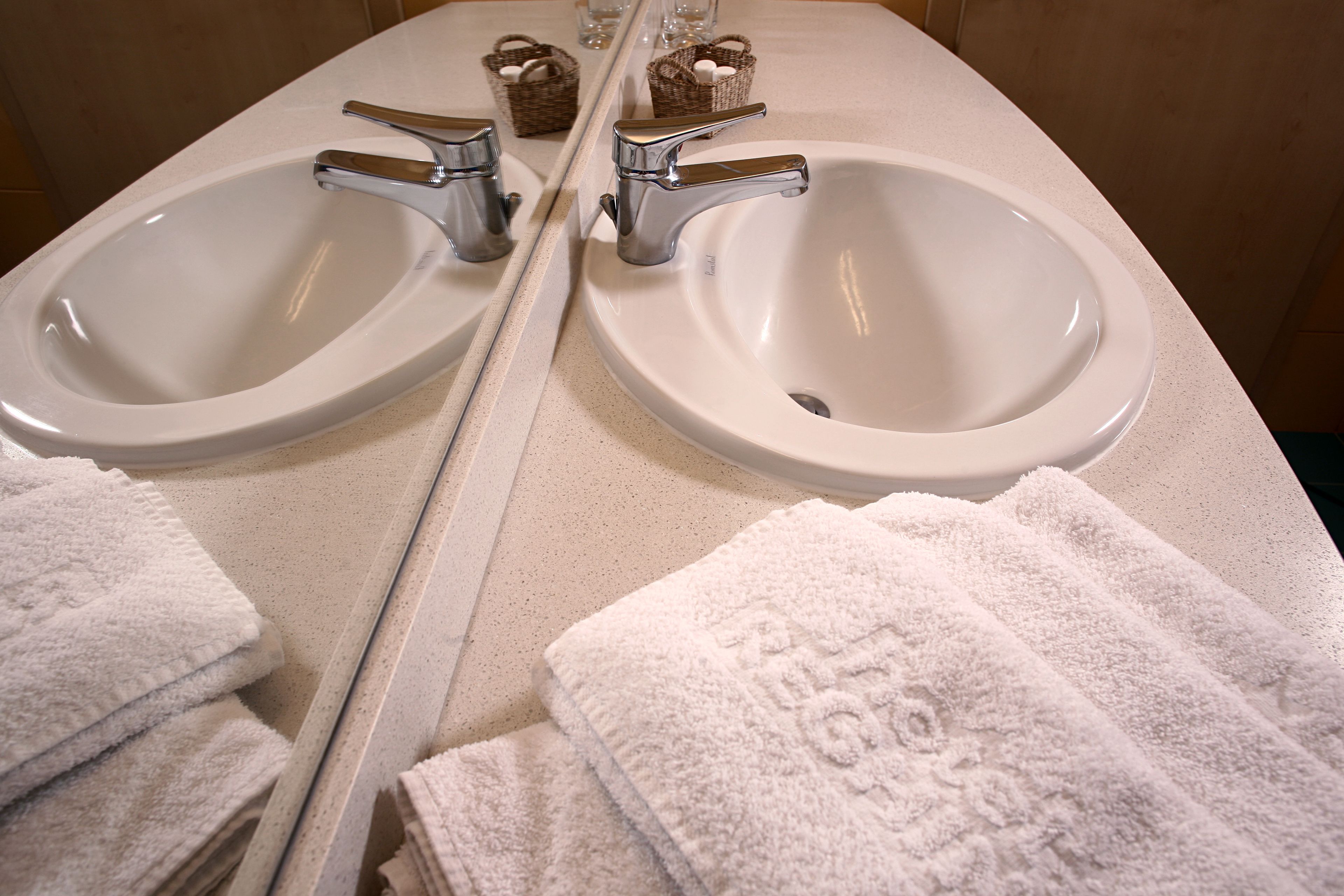 classic room, 1 bedroom, accessible | bathroom sink