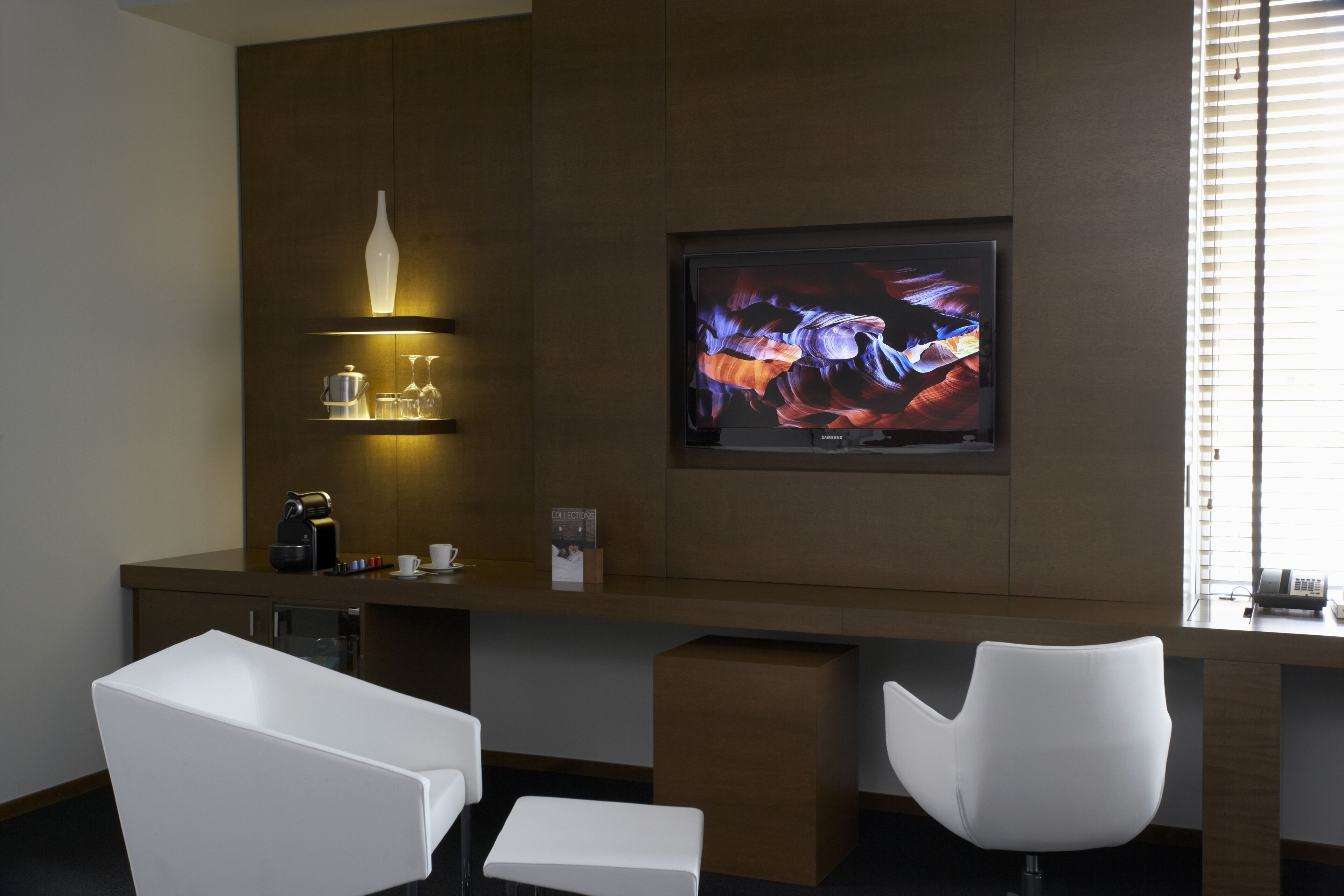 1 bedroom, egyptian cotton sheets, hypo-allergenic bedding, down duvets