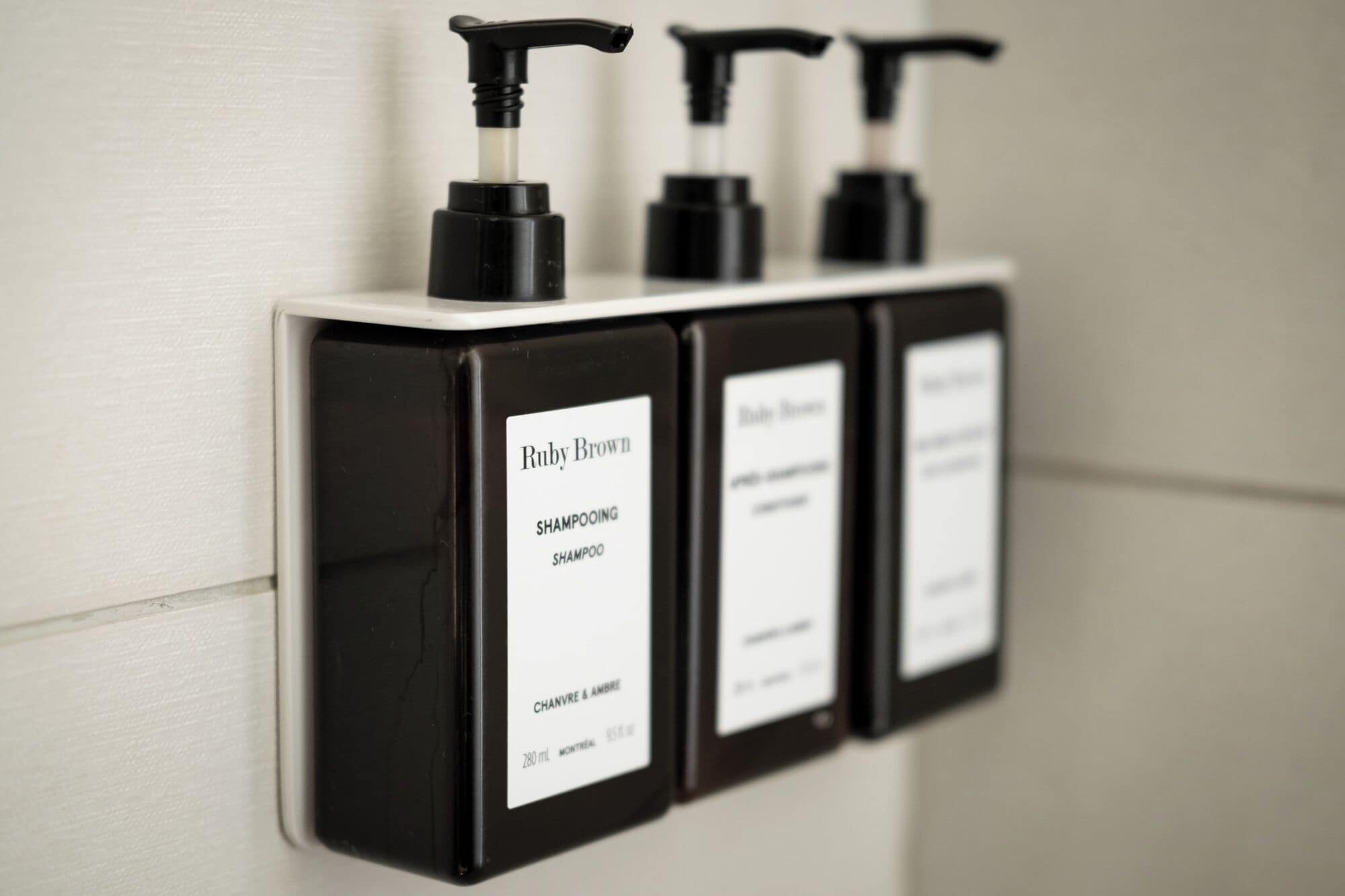 1 bedroom, egyptian cotton sheets, hypo-allergenic bedding, down duvets