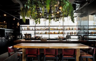 Se sirven almuerzos y cenas, cocina regional