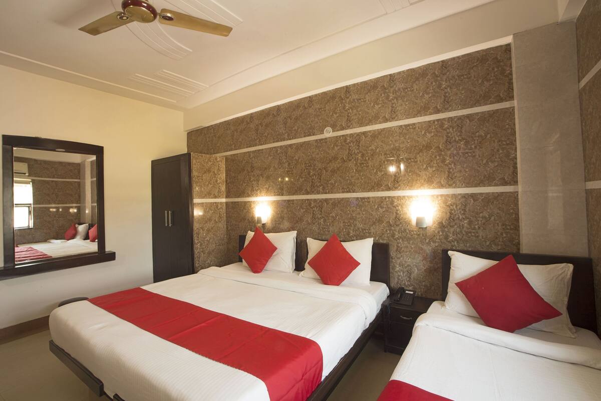 Triple Room to Triple Room with Complimentary Railway Station Pickup | In-room safe, WiFi (free)