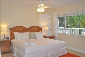 Deluxe Studio, 1 Queen and 1 Single Bed | In-room safe, iron/ironing board, free cribs/infant beds, rollaway beds - Cocobelle Resort - Near Bonnet House Museum and Gardens (Fort Lauderdale)