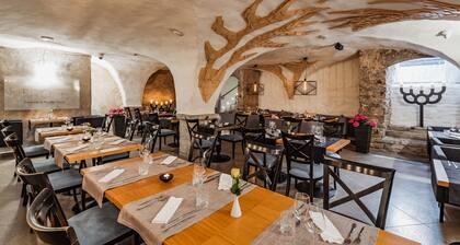 Meriton Old Town Garden Hotel