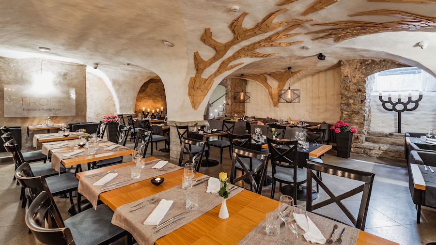 Meriton Old Town Garden Hotel