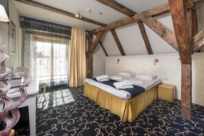 Premium bedding, individually decorated, individually furnished - Meriton Old Town Garden Hotel (Tallinn)
