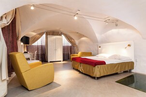 Superior Room (free parking included) | 高档床上用品、特色装修、特色家居、遮光窗帘