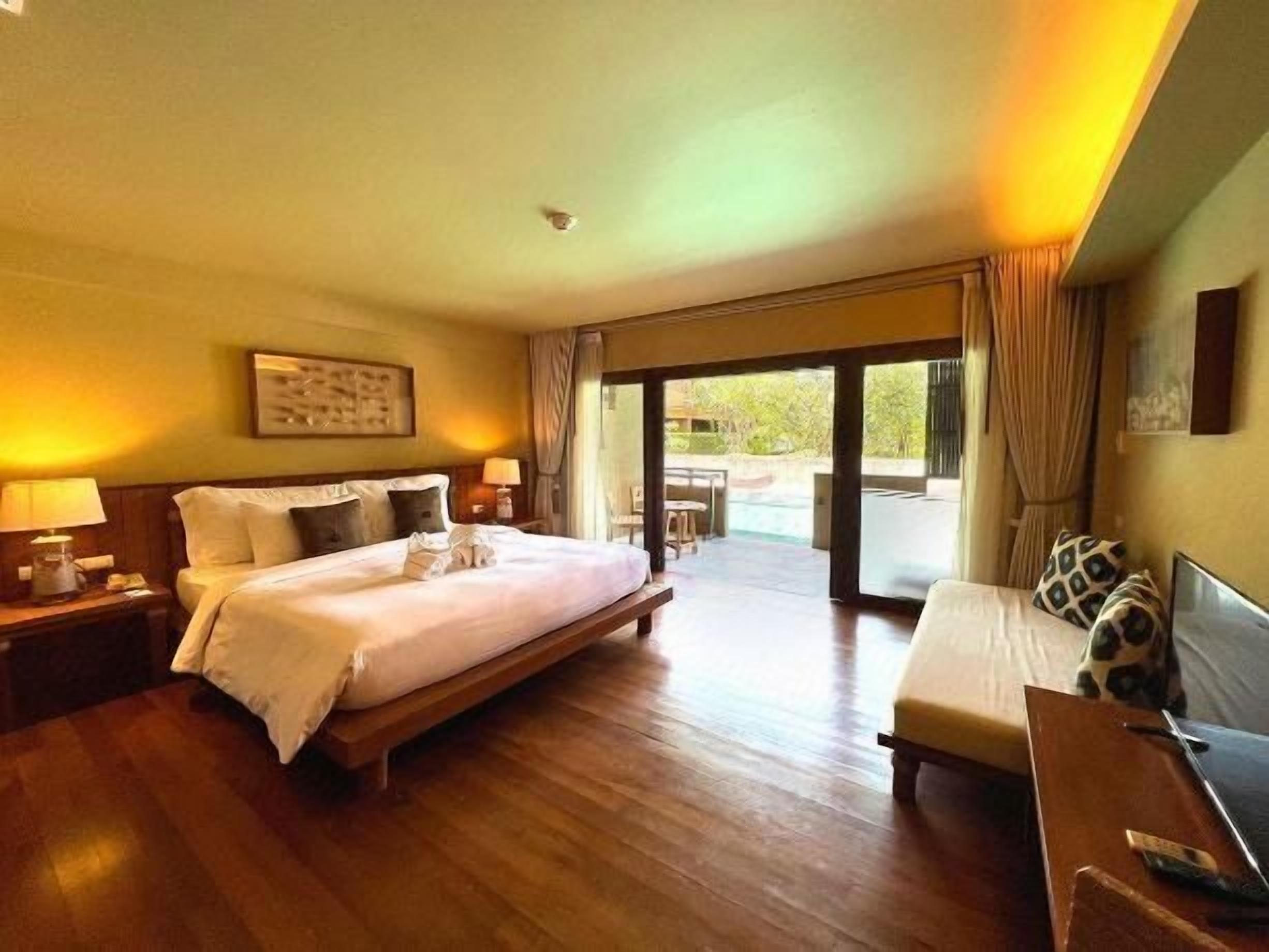 Premium bedding, Select Comfort beds, minibar, in-room safe