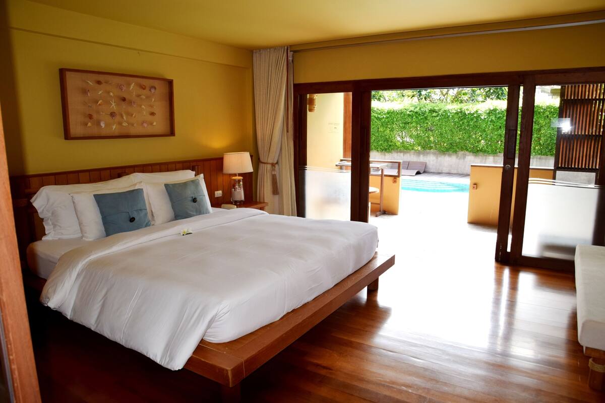 Grand Deluxe, Pool Access | 高档床上用品、Select Comfort 床、迷你吧、客房内保险箱