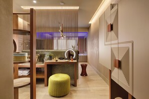 Premium bedding, down comforters, minibar, in-room safe - Milan Suite Hotel (Milan)