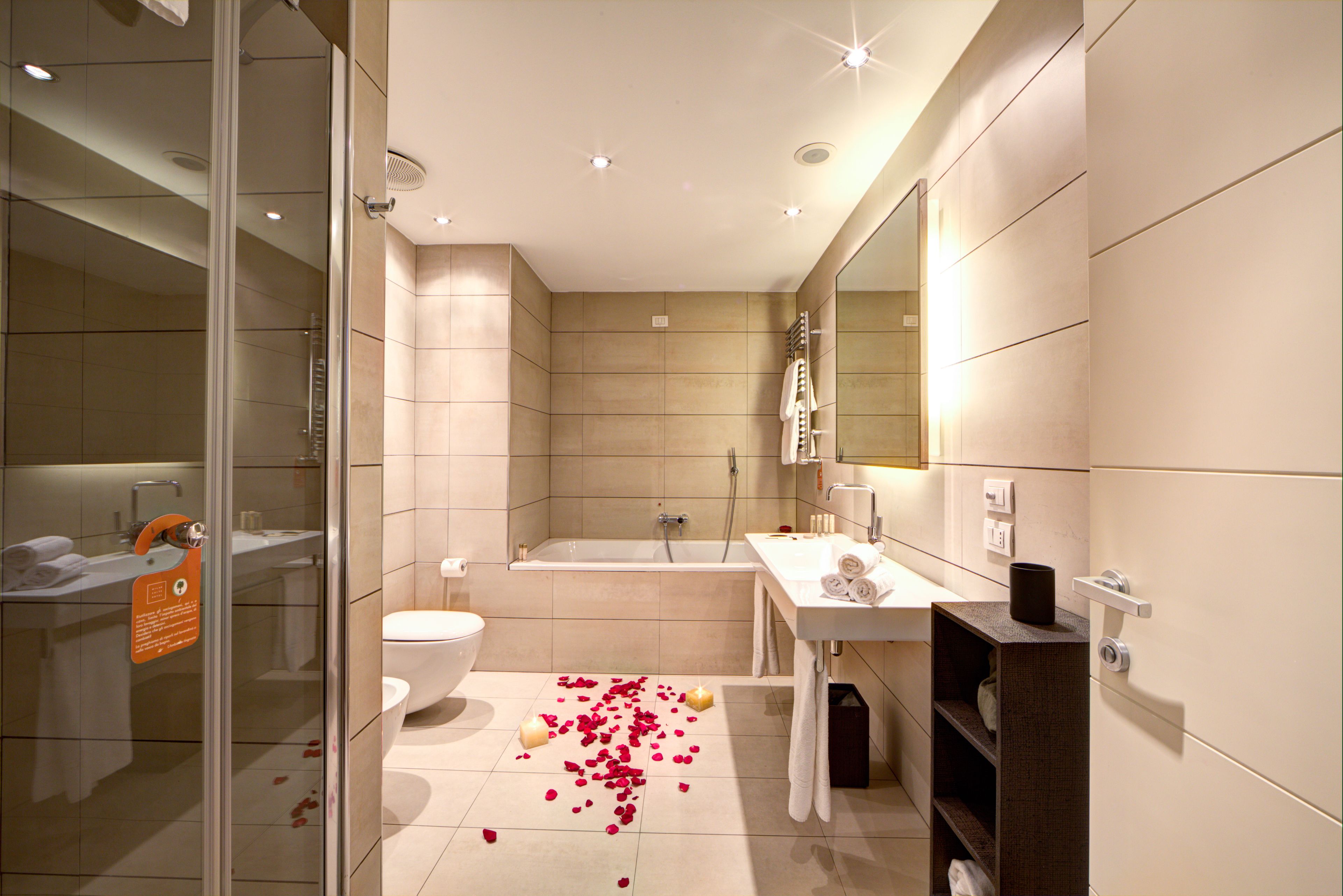 suite (70 mq) | bathroom | designer toiletries, hair dryer, slippers, bidet