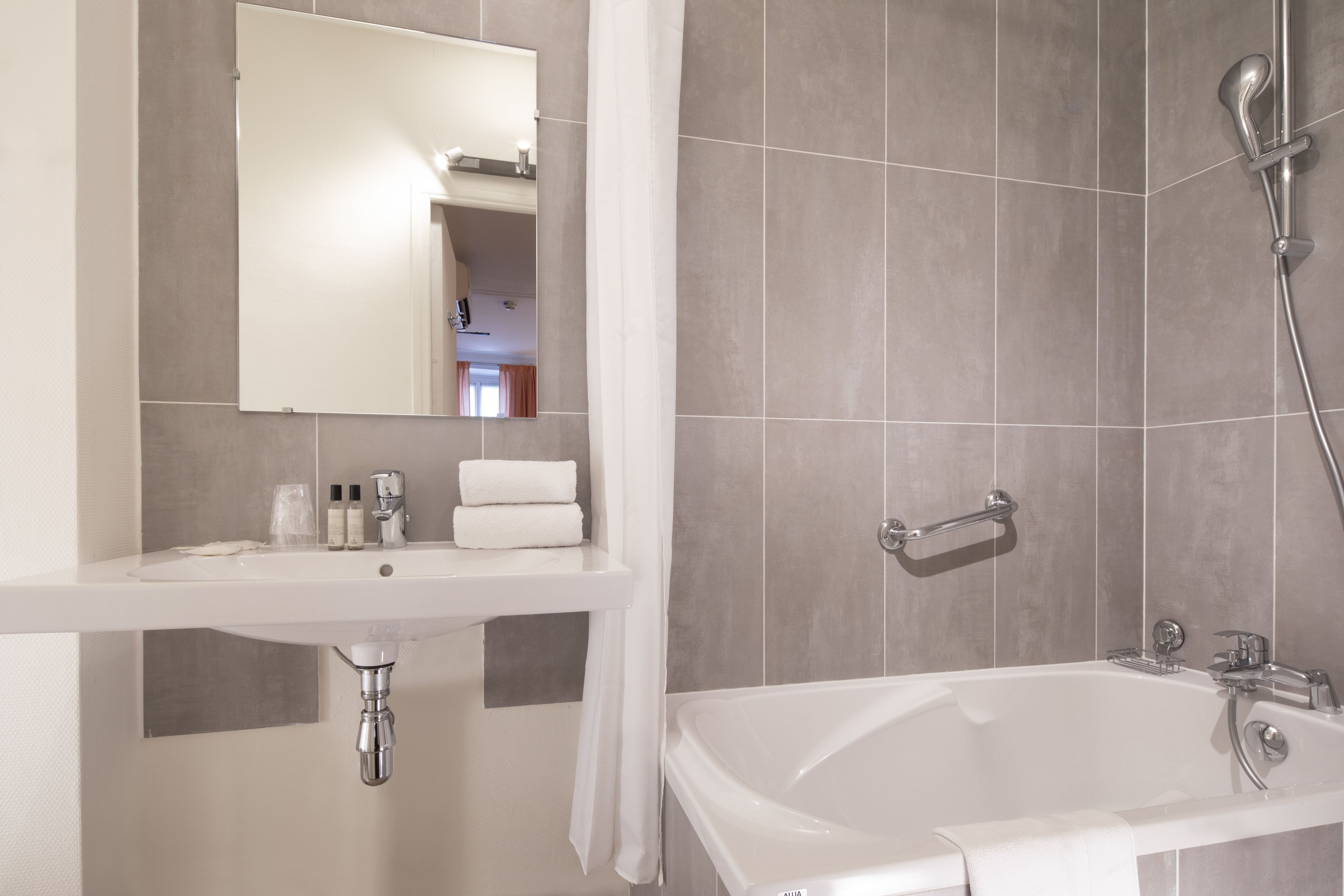 minibar, in-room safe, desk, soundproofing