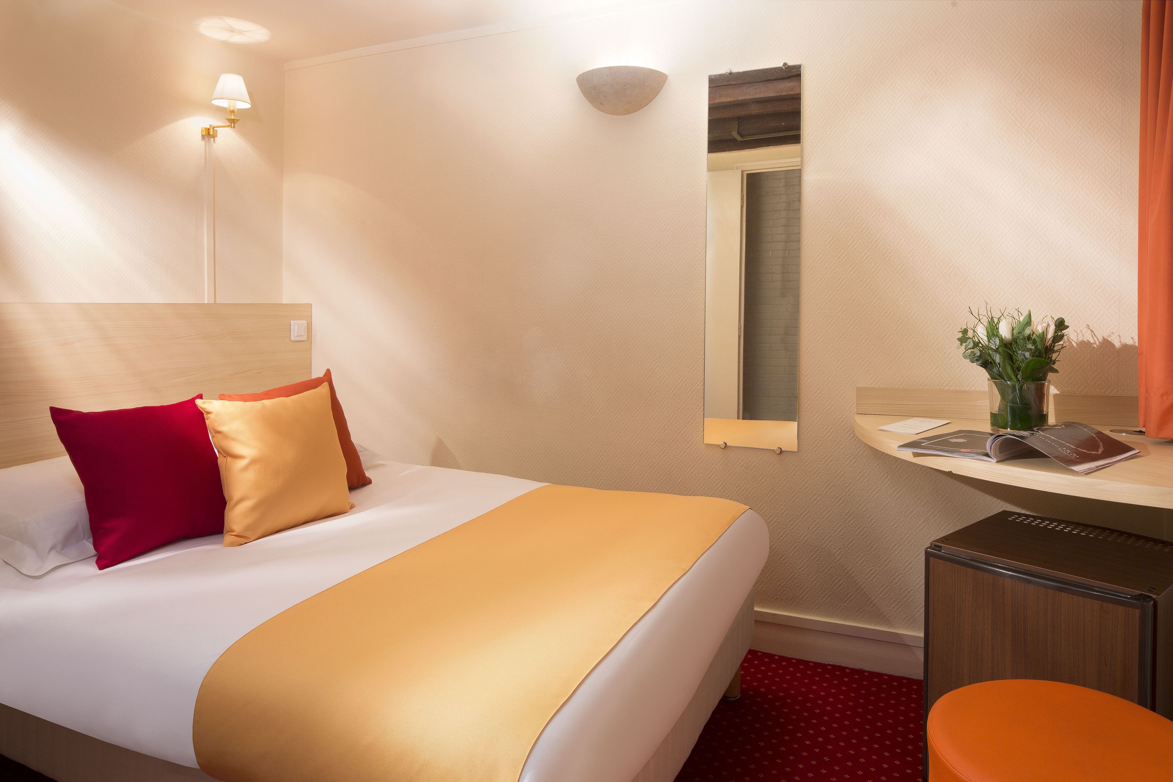 standard single room, 1 single bed | 1 bedroom, minibar, in-room safe, desk