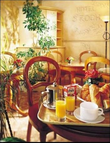 Daily continental breakfast (EUR 13 per person)