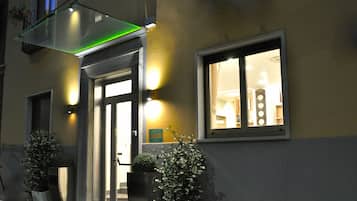 Façade de lâhĂ©bergement - soirĂ©e/nuit