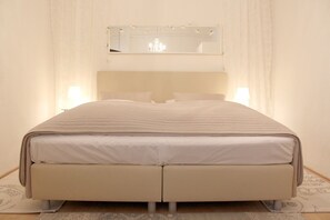 Premium bedding, in-room safe, individually furnished, desk