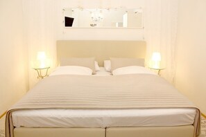 Double Room | Premium bedding, in-room safe, individually furnished, desk