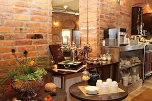 Breakfast area
