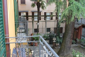 View from property - Hotel Centrale (Bellagio)
