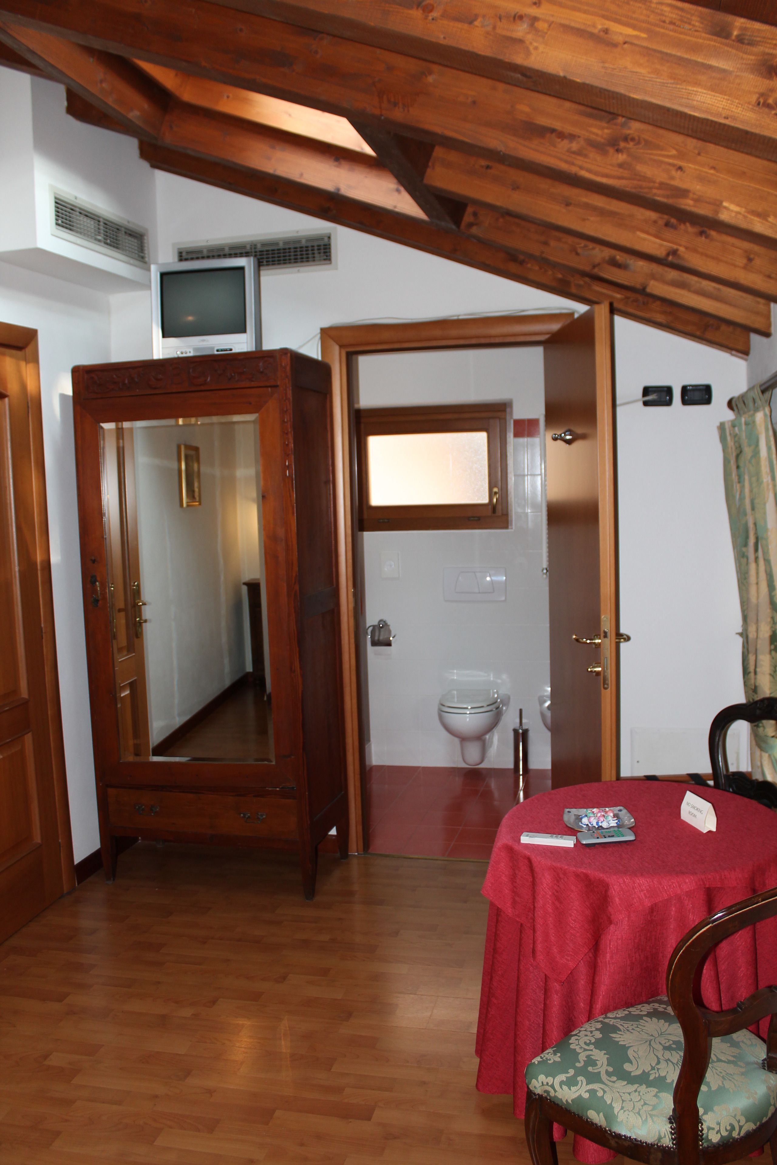 premium bedding, individually furnished, blackout curtains