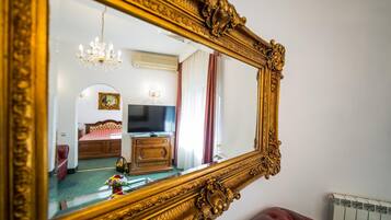 1 bedroom, in-room safe, free WiFi