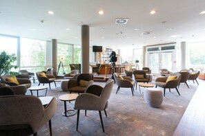 Con vista al jardín, abre todos los días