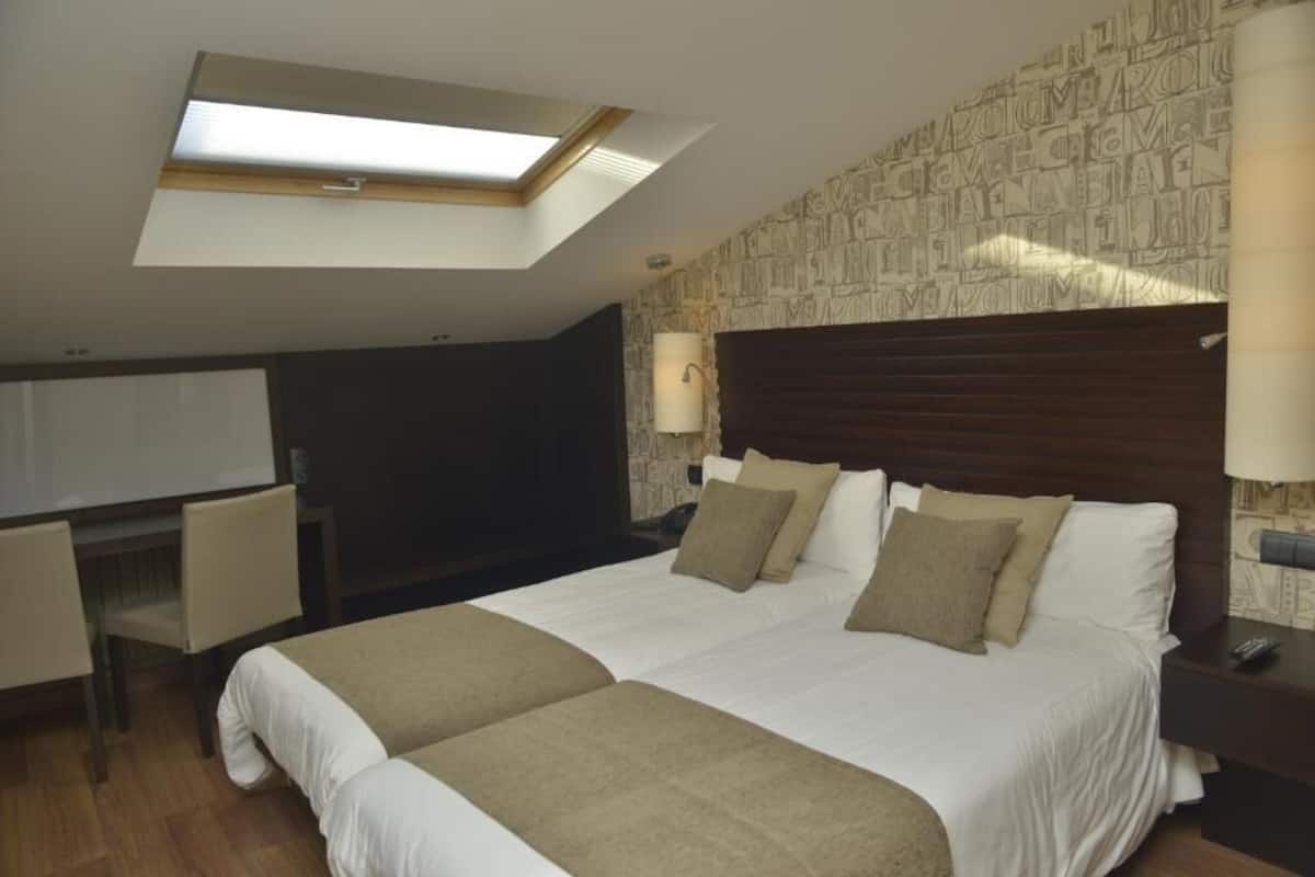 Een bureau, gratis babybedden, extra bedden (toeslag), gratis wifi