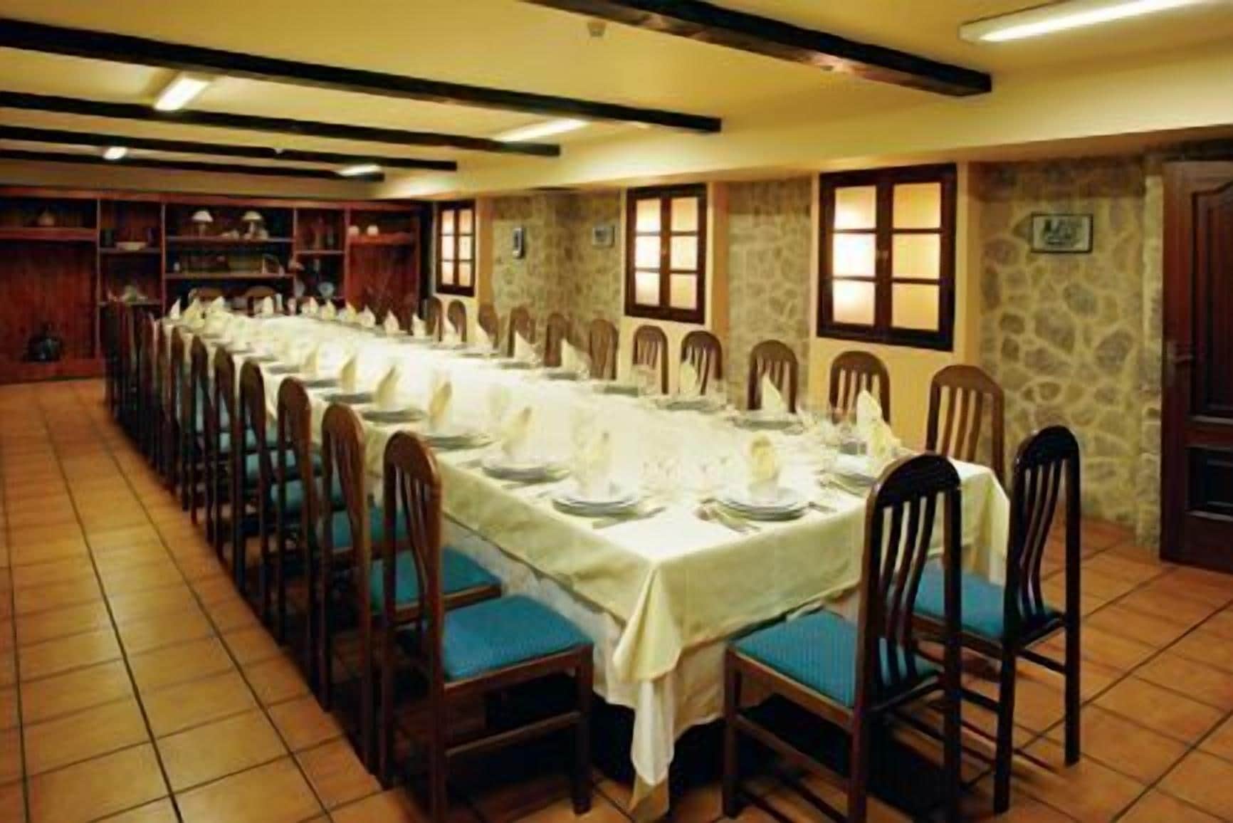 تقديم الغداء والعشاء، الأطباق الأسبانية