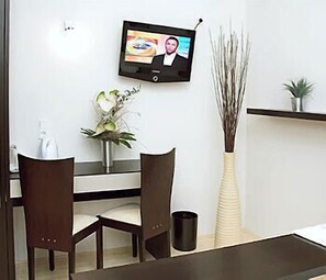 Minibar, in-room safe, iron/ironing board, free cots/infant beds - Pension A Und A (Vienna)
