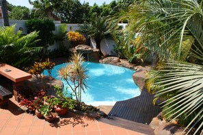 Outdoor pool - Africa Regent Guest House (Durban North)