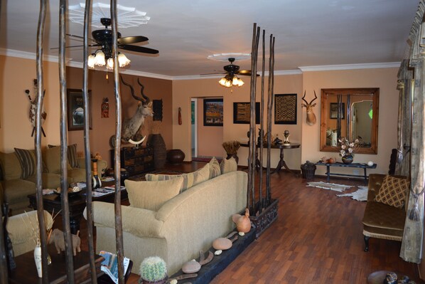 Interior detail - Africa Regent Guest House (Durban North)