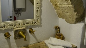 Unclassified image, 4 of 47, button - La Porta Vecchia (Monopoli)