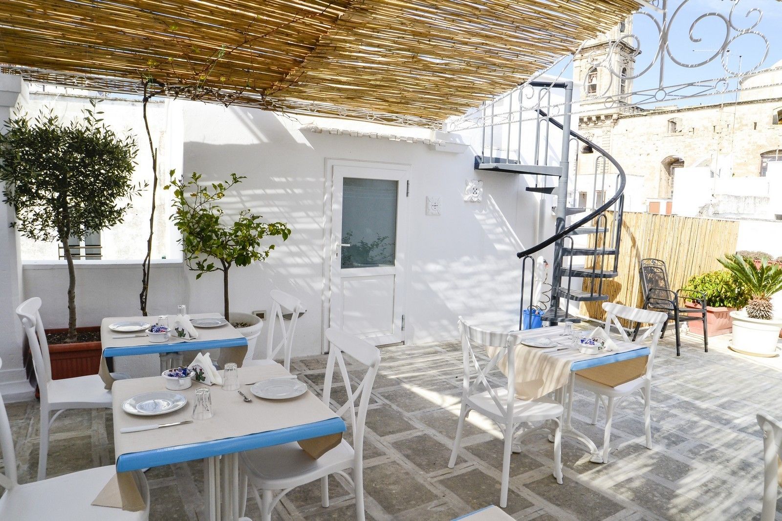 Colazione a base di specialità locali inclusa, servita tutte le mattine 