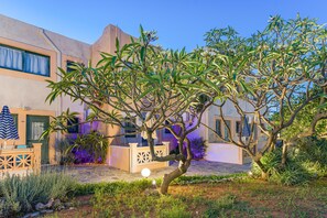 Property grounds - Golden Bay Apartments-Garden Haven (Hersonissos)