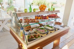 Desayuno buffet incluido todos los días