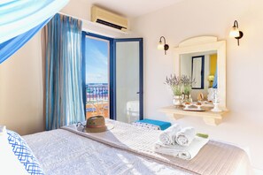 Junior Suite | Minibar, in-room safe, desk, soundproofing - Golden Bay Hotel (Hersonissos)