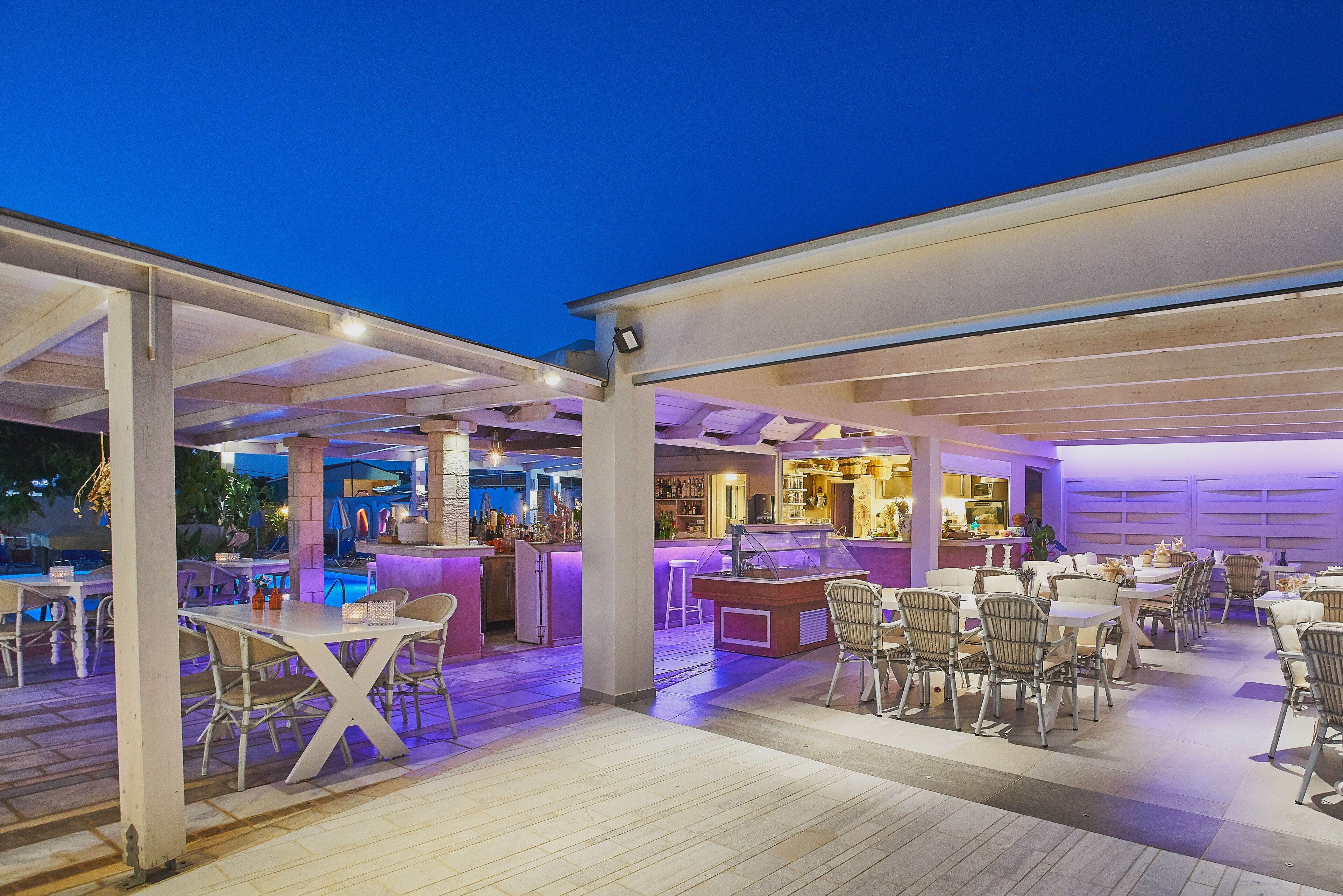 Photo - Golden Bay Hotel Apartments