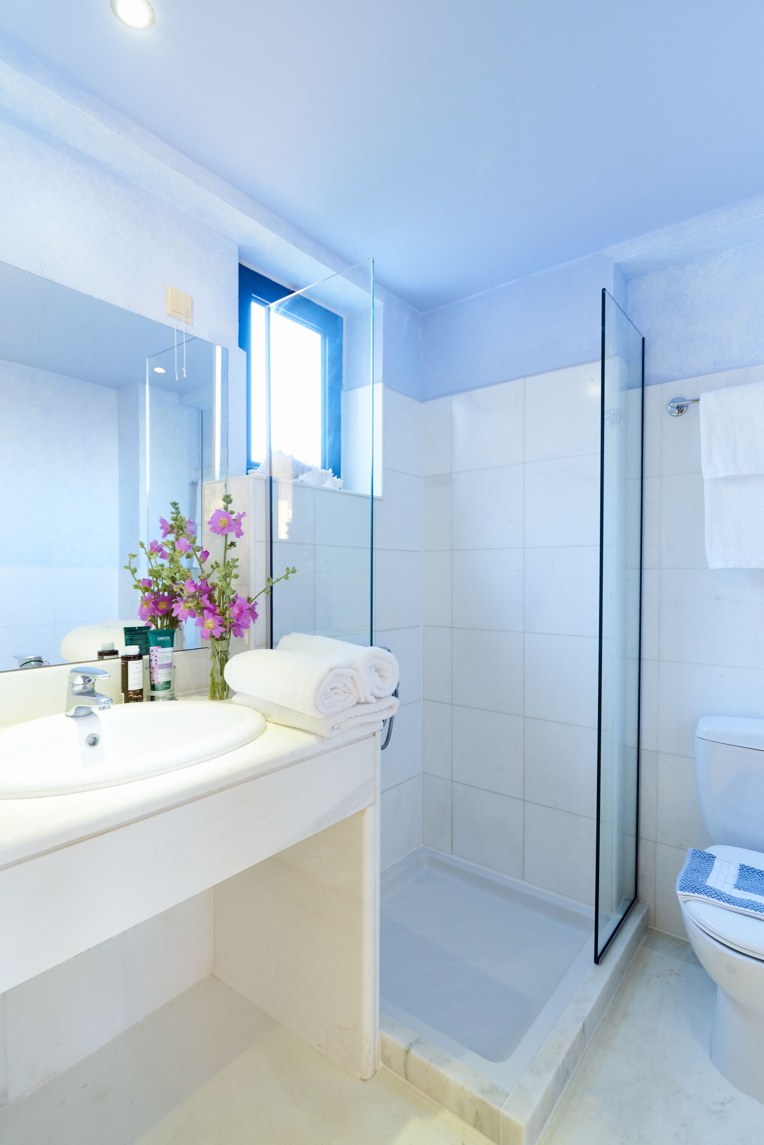 Photo - Golden Bay Hotel Apartments