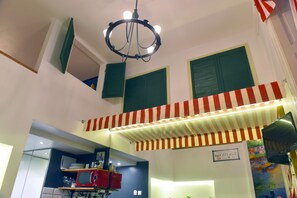 Moto Apartment | Individualmente decorados, individualmente mobiliados, cortinas blackout