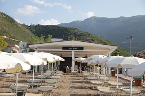 Bar (in der Unterkunft)