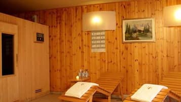Behandelingskamers voor koppels, een sauna, een bubbelbad, een stoombad
