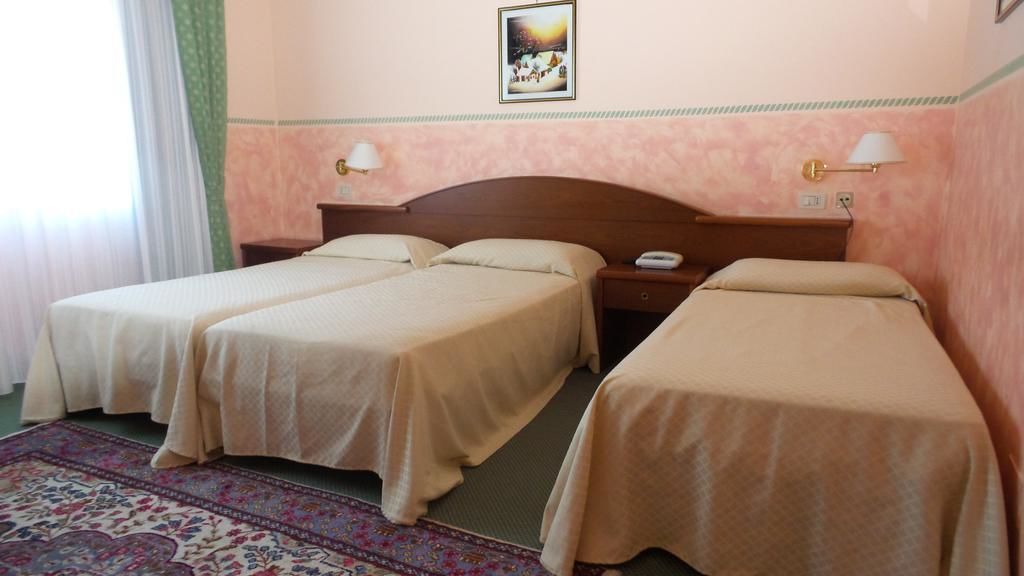 minibar, in-room safe, desk, soundproofing