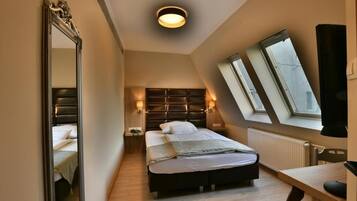 Superior Double or Twin Room | Minibar, in-room safe, individually furnished, desk