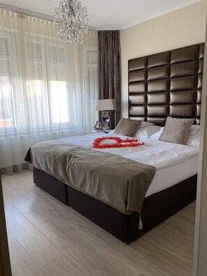Superior Double or Twin Room | Minibar, in-room safe, individually furnished, desk - Hunyadi (Gyor)