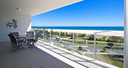 Kirra Surf Apartments