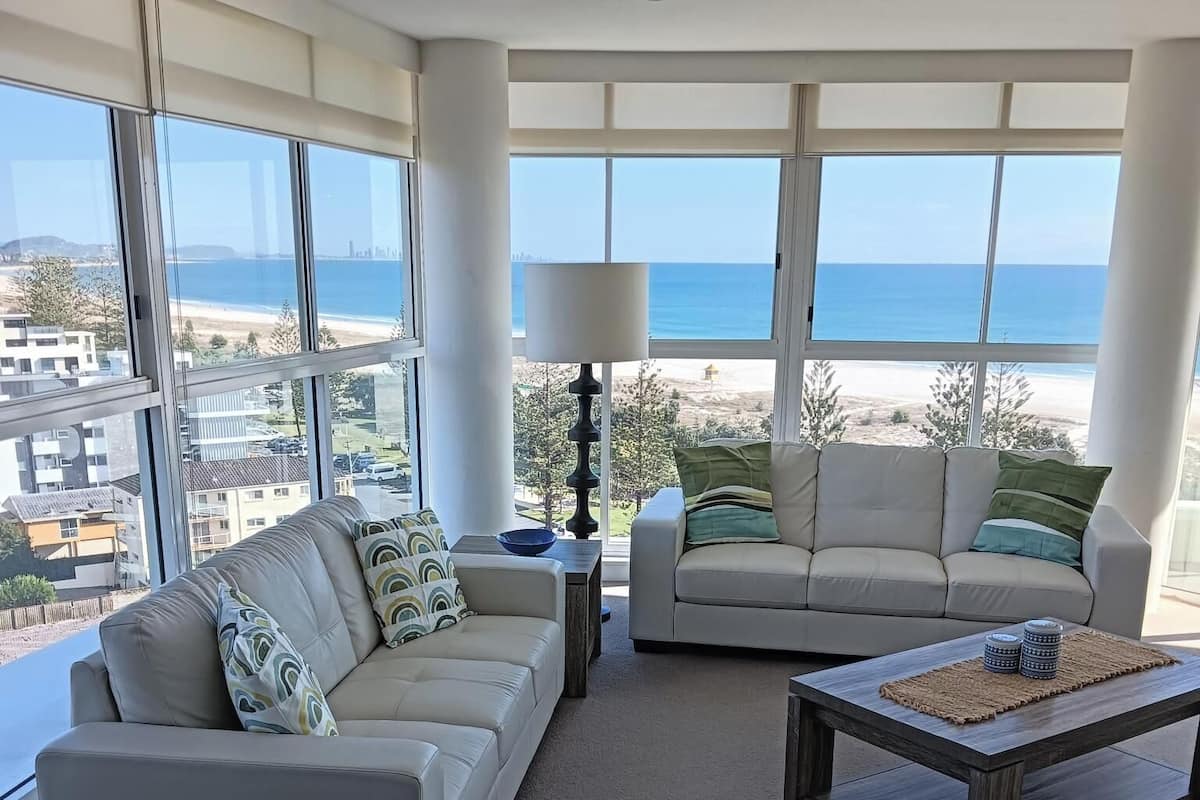 3 Bedroom Sub Penthouse | Living area | 43-inch TV with cable channels