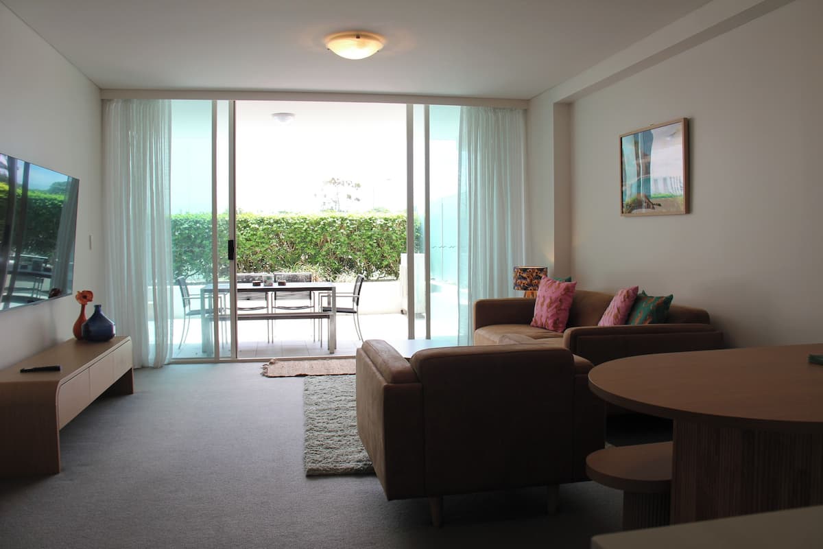 Two Bedroom Two Queen Apartment | Living area