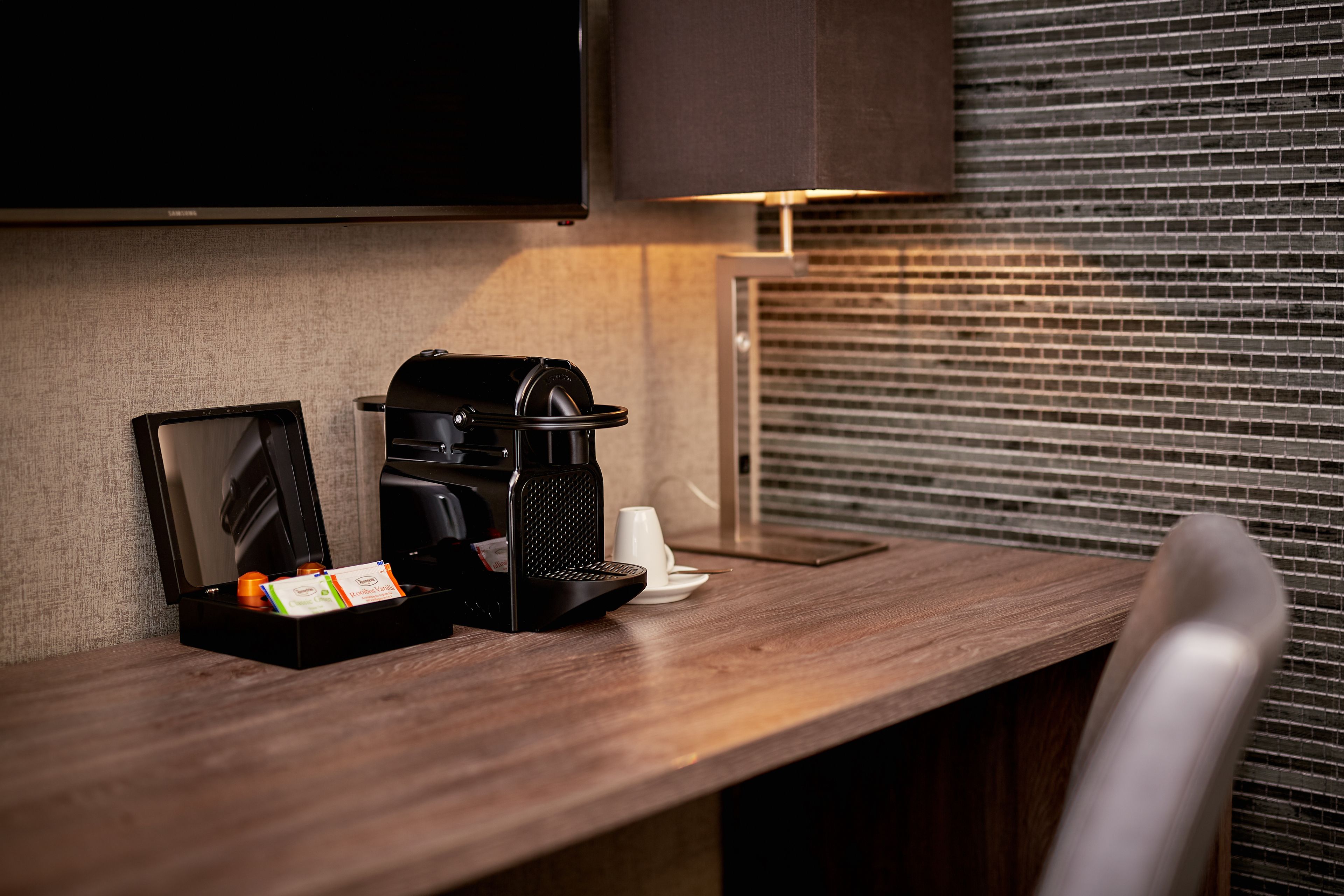 deluxe suite | desk, blackout curtains, soundproofing, free wifi